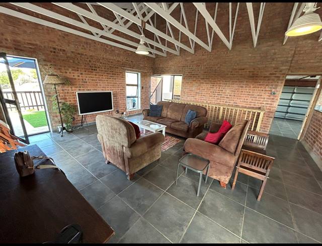 3 BEDROOM HOUSE FOR SALE IN PARADISE BEACH